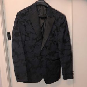 Size 38s dark blue slim fit egara suit with floral patterning, only worn once.